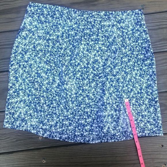 Zara 🐾 NWT Blue & White FLORAL PRINT MINI SKIRT Size Large - Picture 10 of 10